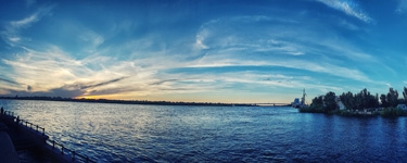 река Волга на закате